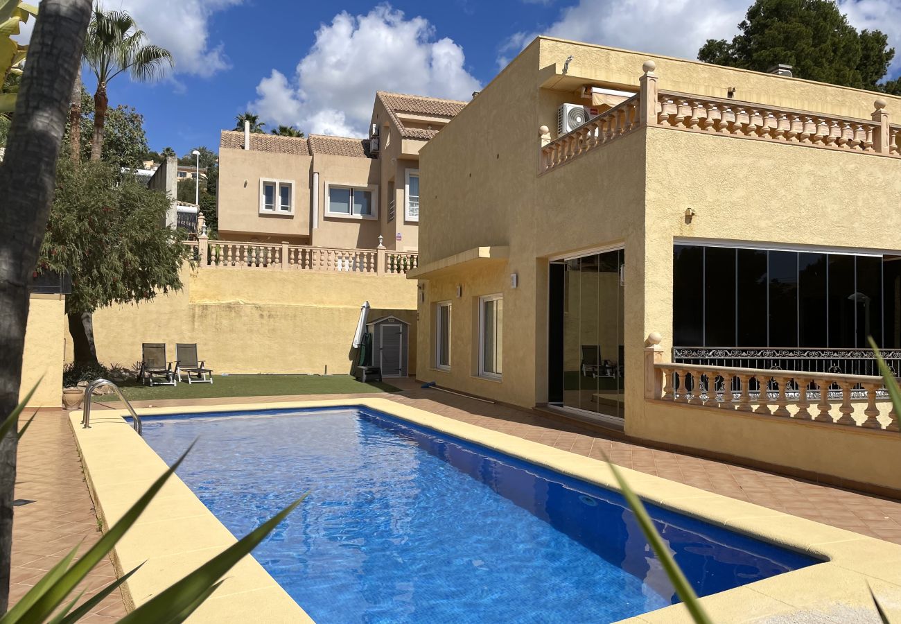 Chalet in Calp - Chalet Manzanera