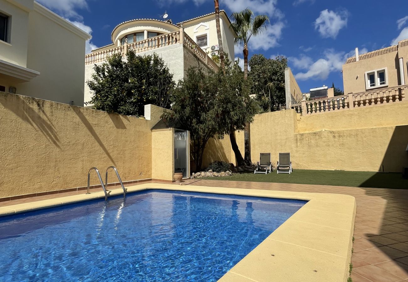 Chalet in Calp - Chalet Manzanera