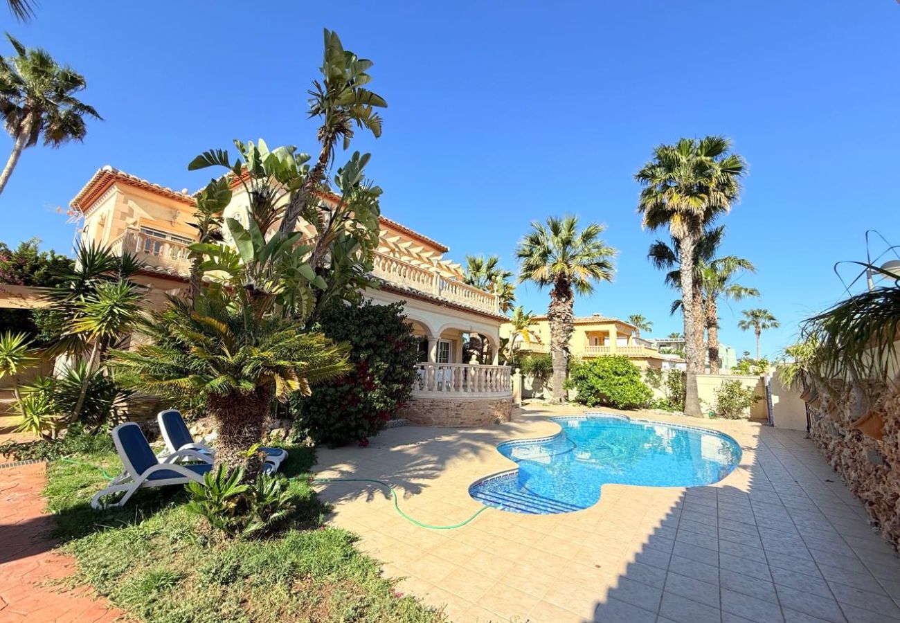 Villa/Dettached house in Calpe - Villa Enchinent