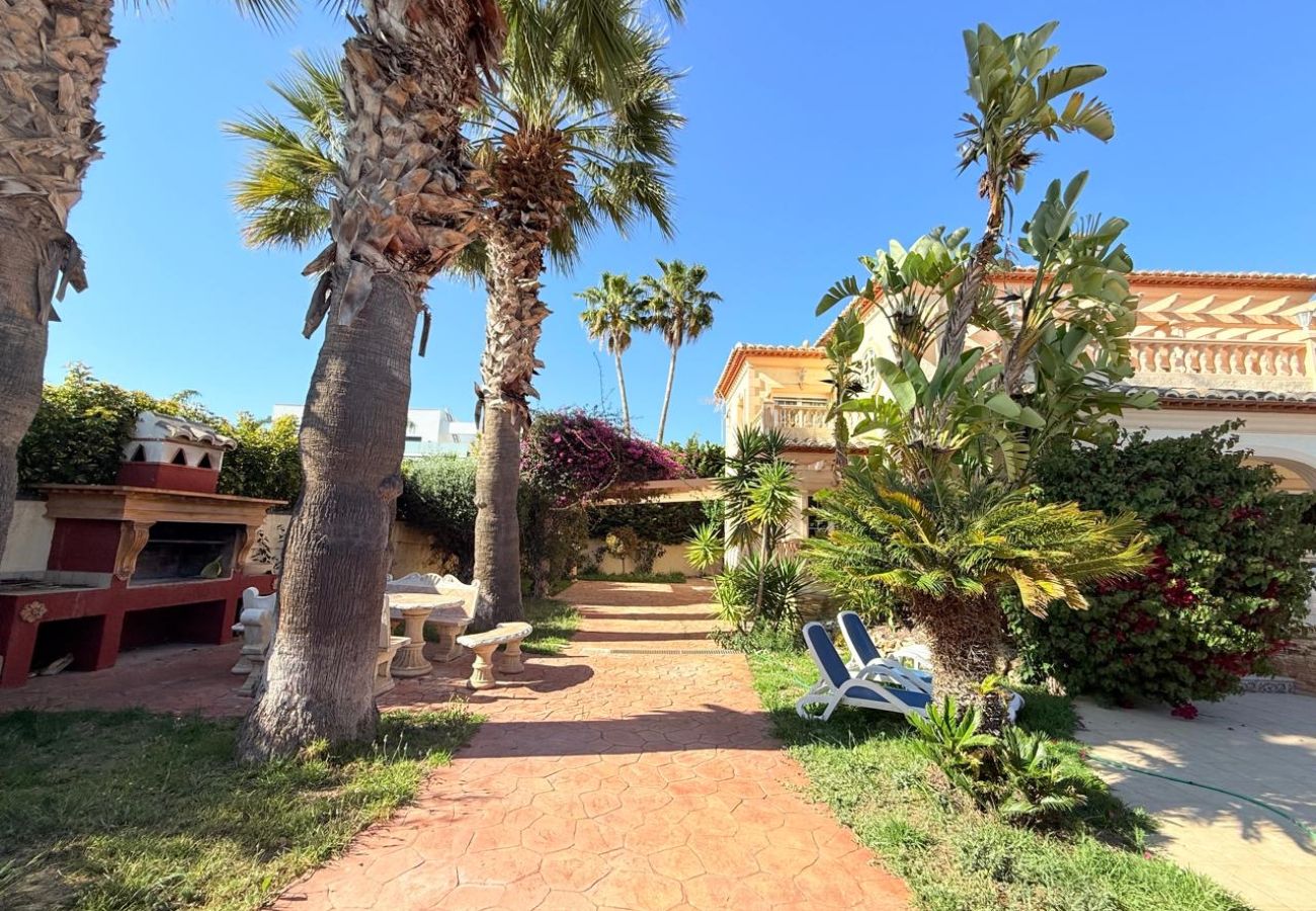 Villa/Dettached house in Calpe - Villa Enchinent