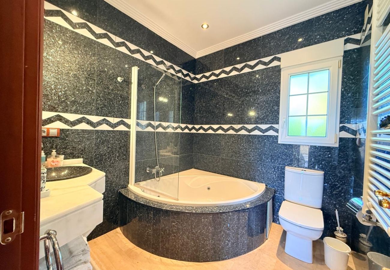 Villa/Dettached house in Calpe - Villa Enchinent
