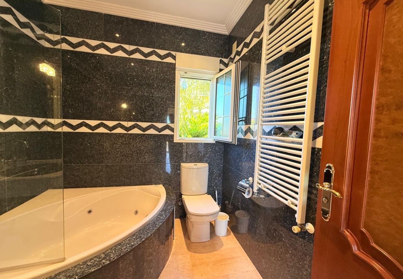 Villa/Dettached house in Calpe - Villa Enchinent