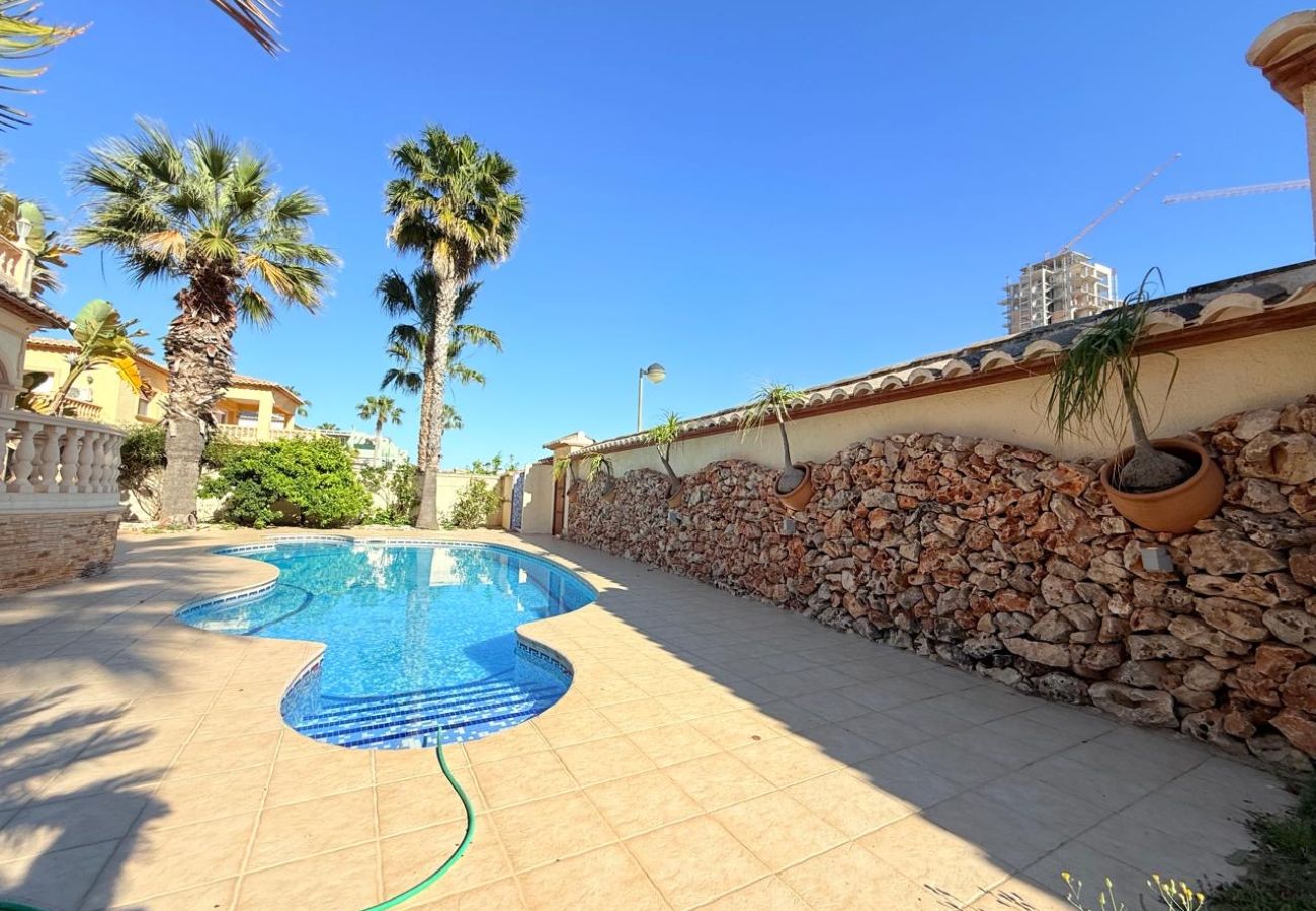 Villa/Dettached house in Calpe - Villa Enchinent