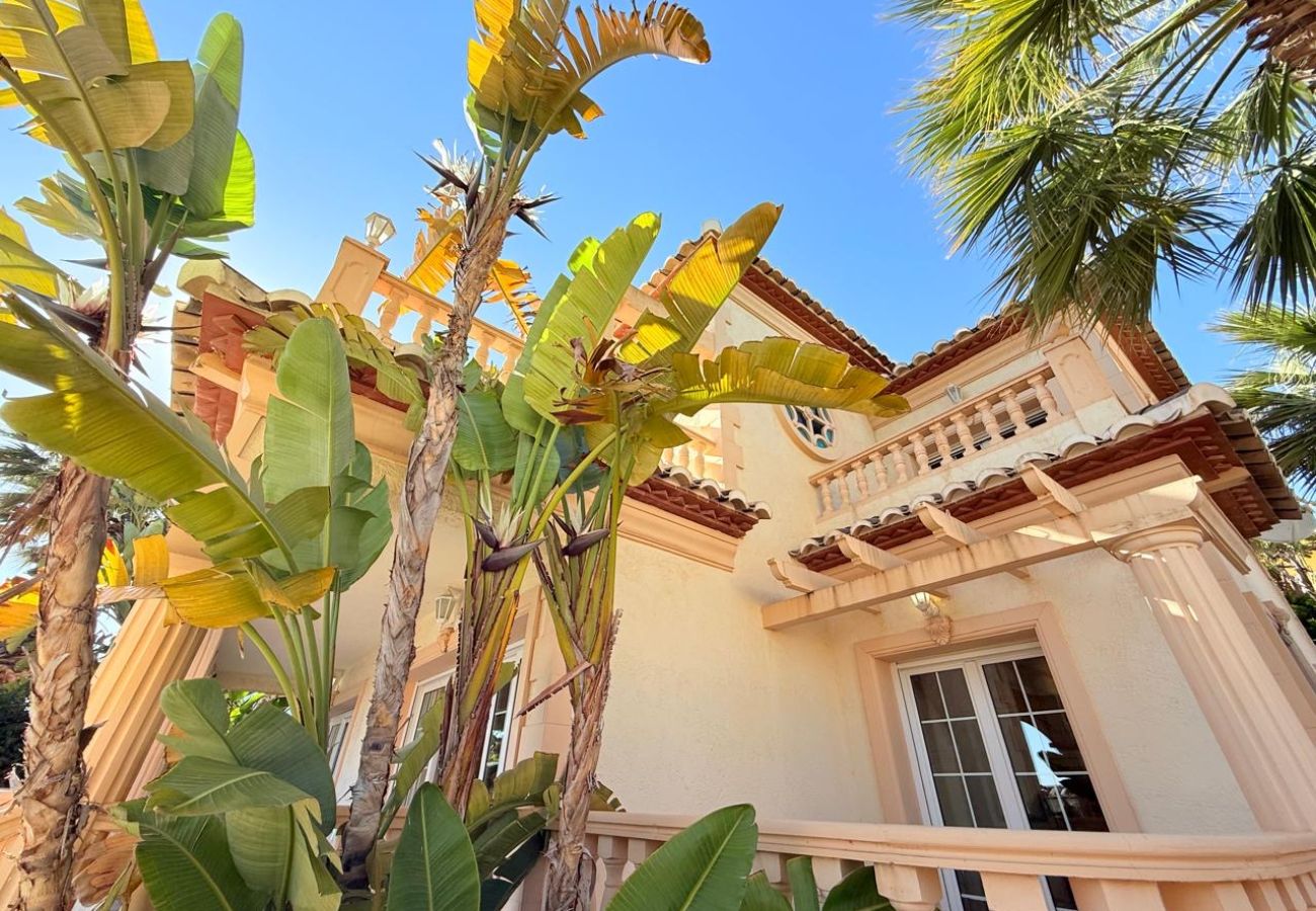 Villa/Dettached house in Calpe - Villa Enchinent