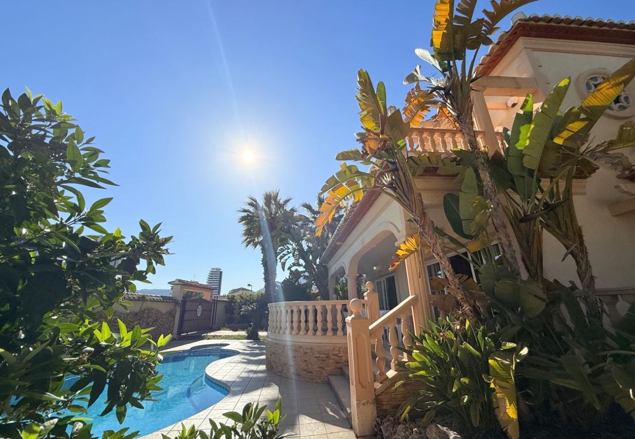 Villa/Dettached house in Calpe - Villa Enchinent