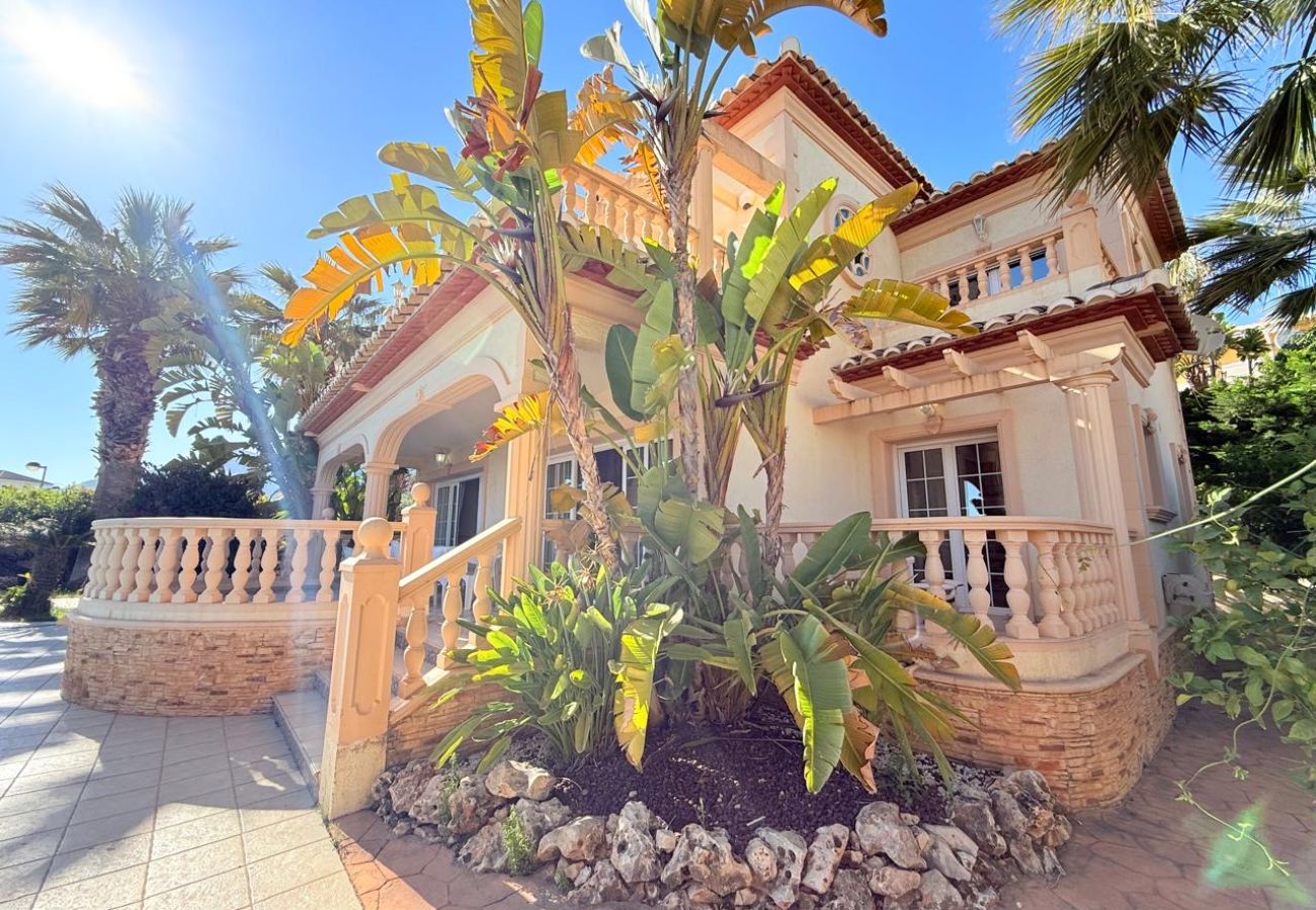 Villa/Dettached house in Calpe - Villa Enchinent