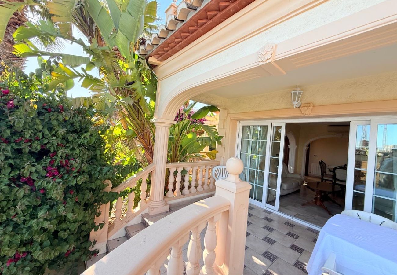 Villa/Dettached house in Calpe - Villa Enchinent